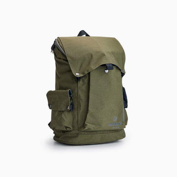 SNYGG RYGGSÄCK I CANVAS FRÅN SUTHERLAND & SONS – GRÖN